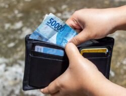 Gimana sih cara mengelola uang secara bijak dalam kehidupan sehari-hari?