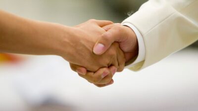 Ciri Karakter Integritas Tinggi yang Bikin Orang Langsung Percaya