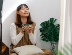 Capek Insecure Terus? Ini Cara Mencintai Diri Sendiri yang Bikin Hidup Jauh Lebih Tenang!