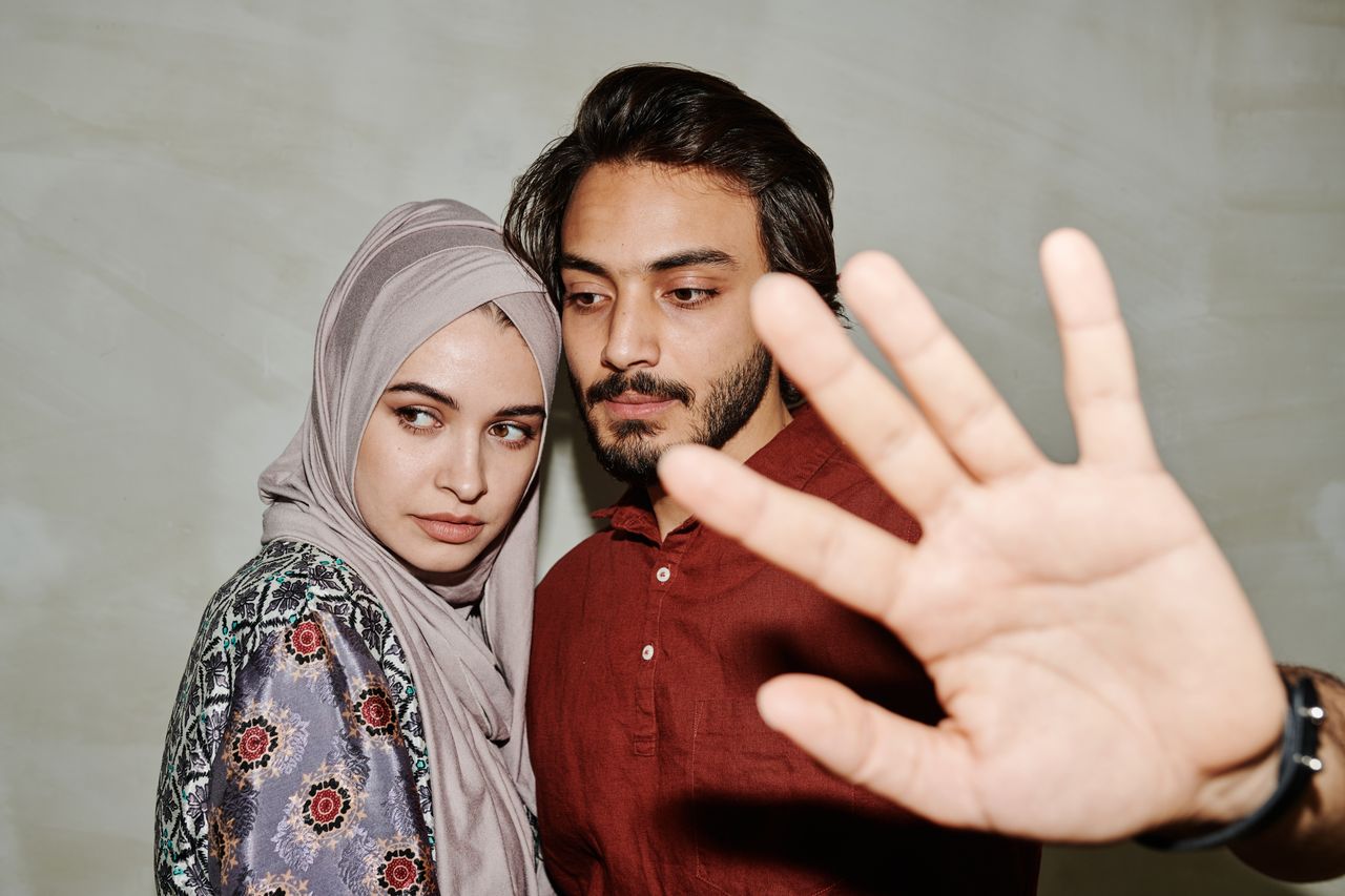 Yuk, kenali tanda-tanda relationship red flag lebih awal agar kamu tidak dimanfaatkan dan bisa menikmati hubungan yang l