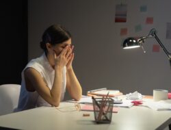 Terkena Quiet Quitting? Ini Cara Balikin Semangat Kerja!