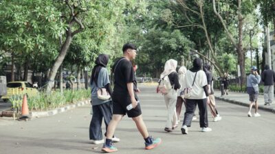 Yuk, mulai rutinitas Jalan Kaki 10.000 langkah setiap hari dan rasakan sendiri perubahan luar biasa pada tubuhmu!