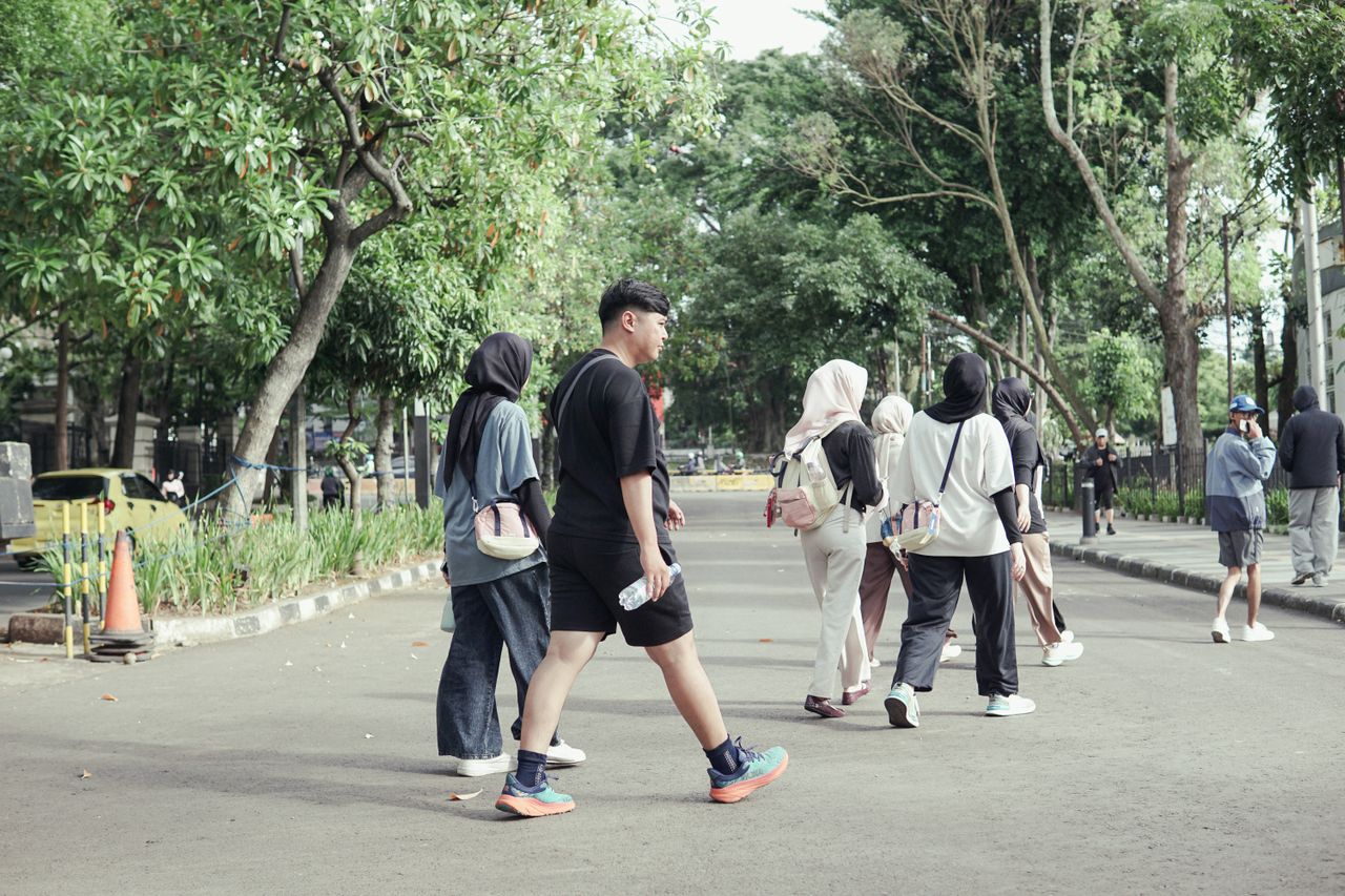 Yuk, mulai rutinitas Jalan Kaki 10.000 langkah setiap hari dan rasakan sendiri perubahan luar biasa pada tubuhmu!