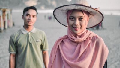 Bahasa Tubuh Pria yang Diam-Diam Suka Sama Kamu, Tapi Malu Bilang — Featured ima