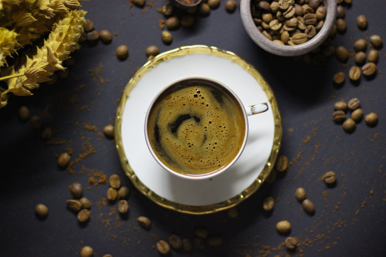 Yuk, kenali lebih dekat berbagai efek kafein bagi kesehatan jantungmu agar tetap bisa ngopi dengan aman!
