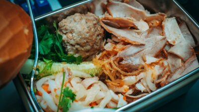 Yuk, intip inspirasi menu makan sehat bekal kerja yang praktis dan anti bosan agar harimu makin produktif!