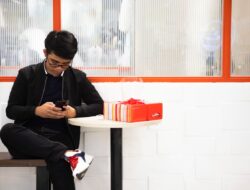 Ini Tanda Pria Hanya Mengagumi Lewat Chat Doang