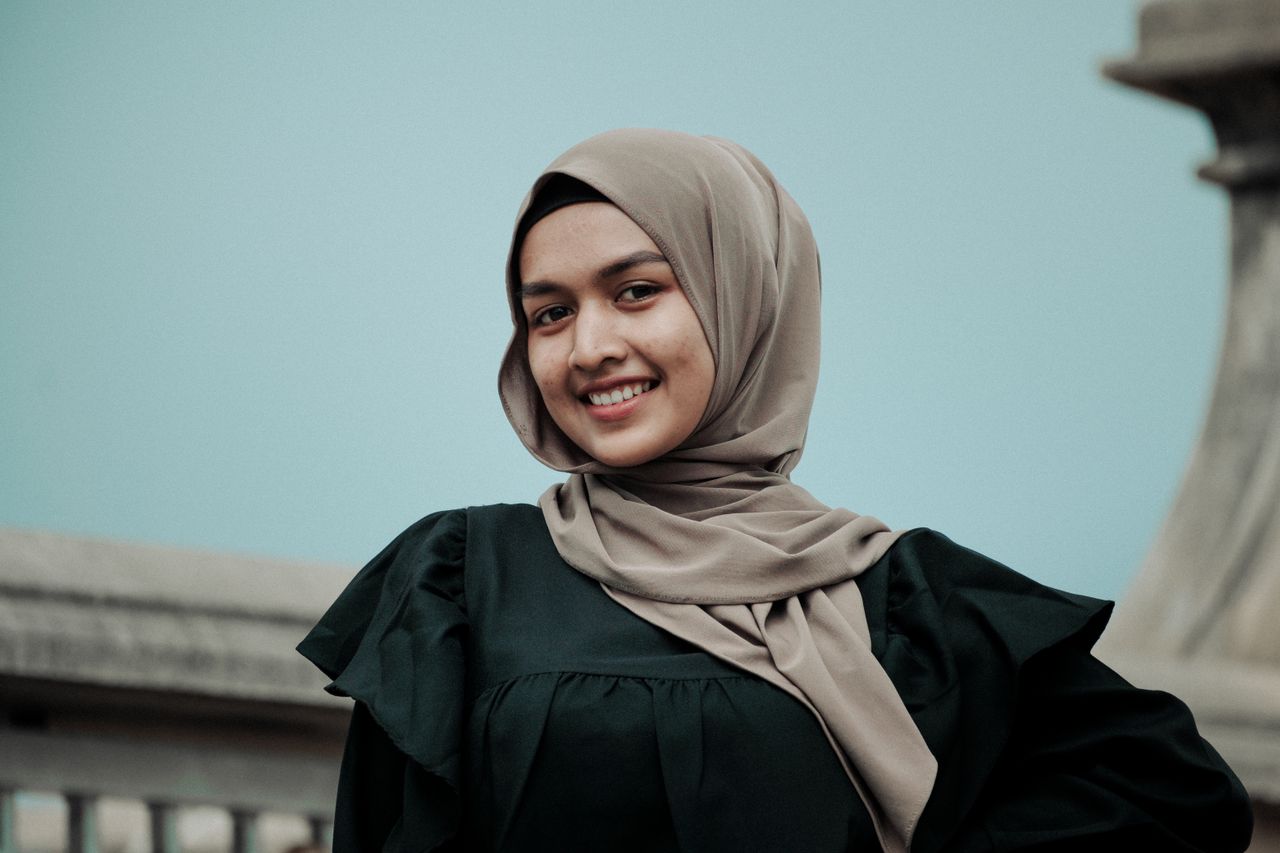 Yuk, intip kebiasaan karisma alami yang bikin kamu makin mempesona dan disukai banyak orang secara natural!