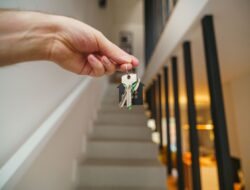 Gaji Pas-pasan? Ini Cara Nekat Beli Rumah Pertama!