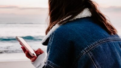 Gen Z overthinking memang bikin cemas terus, yuk kenali apa penyebabnya!