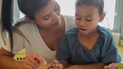 Overparenting Anak Bikin Mentalnya Rapuh?
