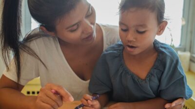 Overparenting Anak Bikin Mentalnya Rapuh? Dampak Diamdiam yang Jarang Disadari O