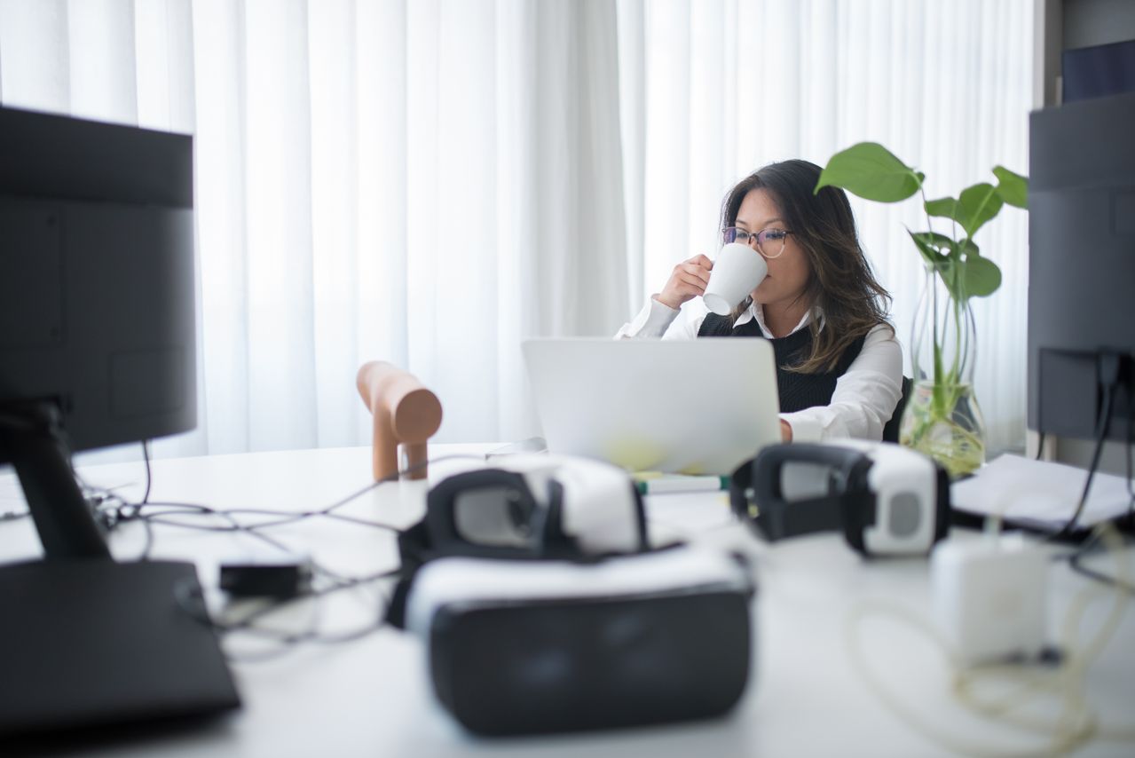 Di era AI yang semakin canggih ini, kuasai soft skill penting seperti kerja sama tim agar karier Anda tetap unggul!