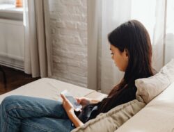 Gini Cara Membedakan Pesan Pria yang Cuma Iseng Sama yang Asli Naksir Berat