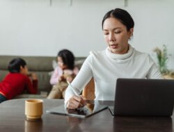 Rahasia Ibu Rumah Tangga Tetap Cuan dan Mandiri, Wajib Tahu!