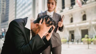 Temukan cara mengendalikan emosi dengan mudah agar kamu tidak gampang terpancing dan hidup lebih tenang setiap hari!