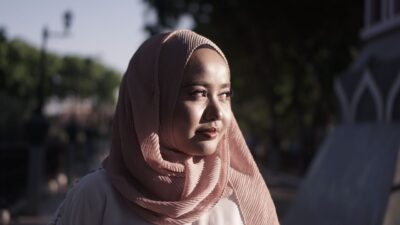Yuk, kenali berbagai sinyal intuisi dari orang asing agar kita selalu waspada dan tetap aman!