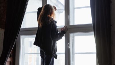 Yuk, temukan panduan lengkap cara move on dan mulailah lembaran baru dengan pemulihan emosional yang sehat!