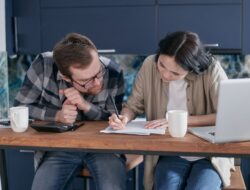 Kebiasaan Keuangan Konsisten Kunci Utama Pembangunan Aset Pasangan Muda