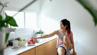 Yuk, mulai terapkan gaya hidup minimalis sekarang biar dompet tetap tebal dan pikiran jadi lebih tenang!