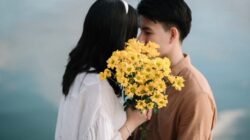 Terjebak Love Bombing? Awas Manipulasi Berkedok Cinta!