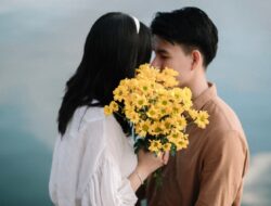 Terjebak Love Bombing? Awas Manipulasi Berkedok Cinta!