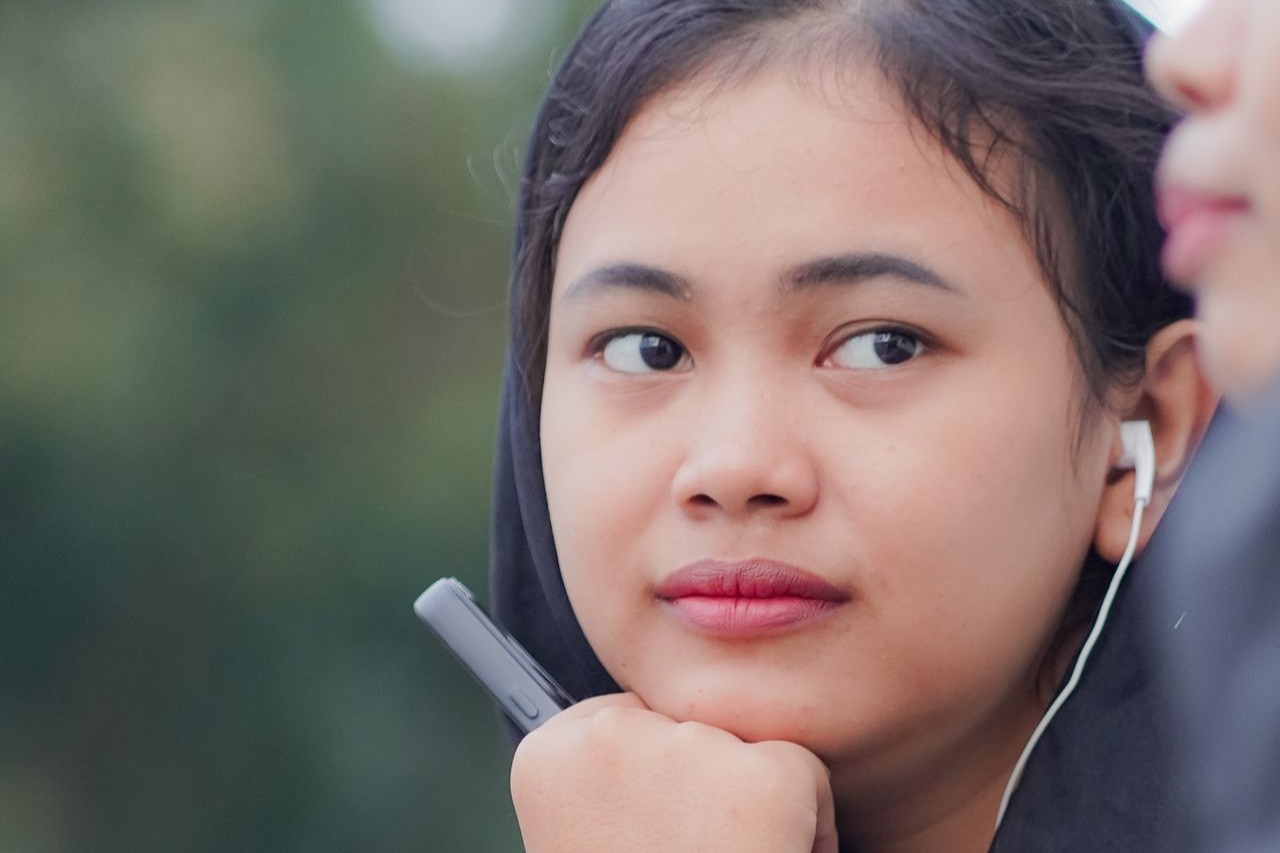 Mengenali Ciri Bahasa Cerdas yang Jarang Disadari Orang