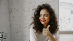Kenali Lima Ciri Orang yang Percaya Diri dalam Keseharian