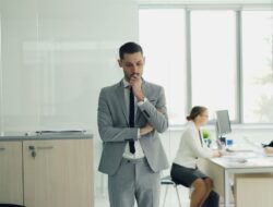 Baru Promosi Tapi Kena Imposter Syndrome? Ini Solusinya!