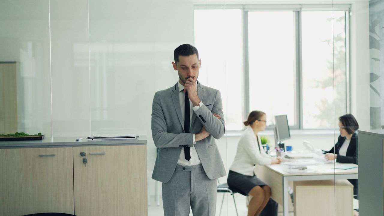 Baru Promosi Tapi Kena Imposter Syndrome? Ini Solusinya! — Featured image