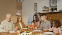 Keluar Dari Kutukan Sandwich Generation Sebelum Terlambat!