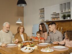 Keluar Dari Kutukan Sandwich Generation Sebelum Terlambat!