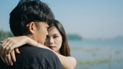Yuk, intip berbagai bentuk ungkapan cinta tulus dari doi yang dijamin bikin hatimu meleleh!