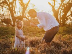 Kenapa Peran Ayah di Keluarga Sering Diremehkan? Padahal Penentu Masa Depan Anak Perempuan