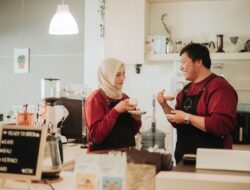 Sama-sama Sibuk Kerja tapi Tetap Mesra? Begini Rahasia Hubungan Karier yang Sibuk