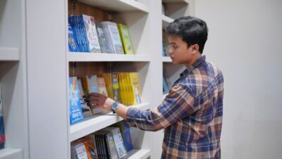pertimbangan menulis buku illustration for Sebelum Menulis Buku, Tanyakan Dulu Hal Ini pada Dirimu Sendiri