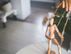 Sering Dikatain Begini Sama Pacar? Awas, Ini Trik Menghadapi Manipulasi Sebelum Terjebak Toxic Relationship!