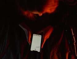 Stop Doomscrolling Sekarang Kalau Mau Otak Tetap Waras!