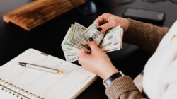 Strategi Pengelolaan Keuangan Pribadi untuk Keluar dari Siklus Paycheck