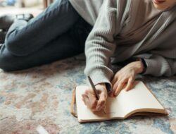 Terbongkar! Manfaat Journaling Buat Emosi Lebih Tenang